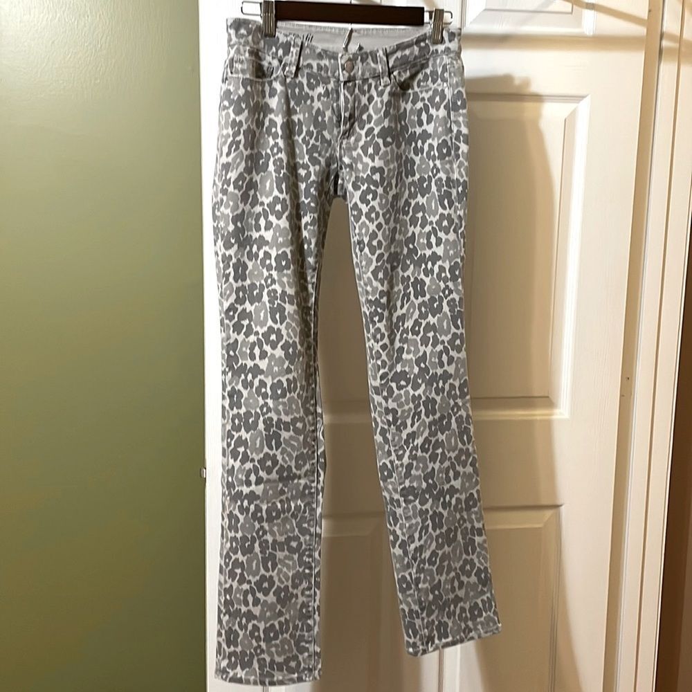Ann Taylor Modern Fit Leopard Print Gray Jeans size 2